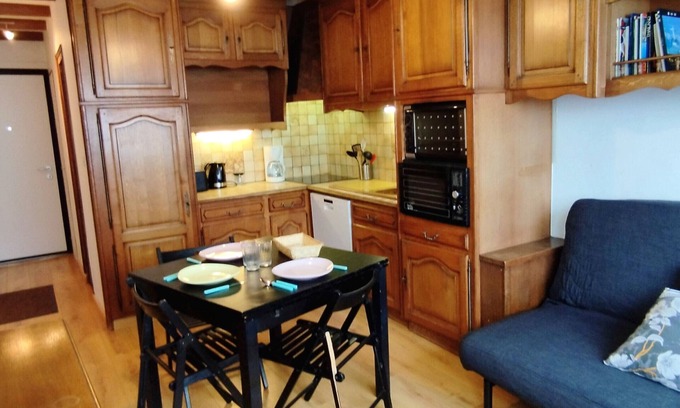 Prapoutel Apartamento | Acogedor apartamento a pie de pistas, equipado para 5 con vistas al valle y cerca de todo.