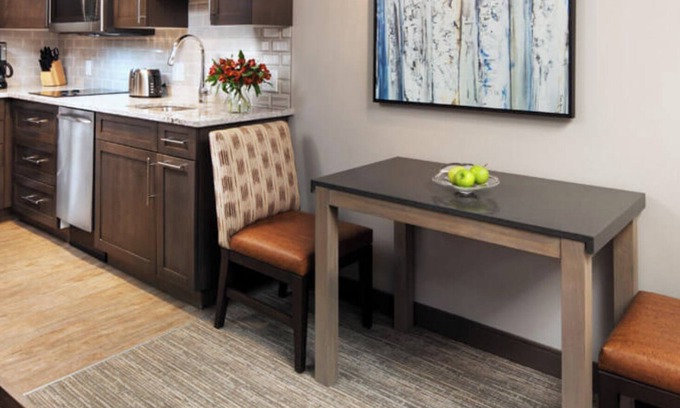 Steamboat Springs Apartamento | Ski-in/ski-out family resort steps from lifts in Steamboat, CO—year-round fun.