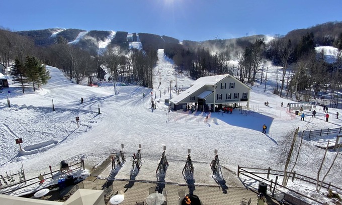 Hancock Condominio | SKI-IN, SKI-OUT! LIFT and MT. VIEWS UNBEATABLE LOCATION for ALL SEASONS! Unit 2