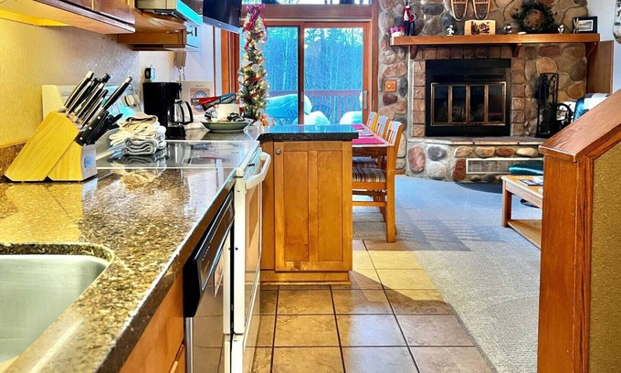 Lutsen Casa | Ski-In, Ski-Out Townhome with Lofted Owner's Suite