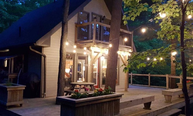 Mont Ste. Marie Chalet De Esquí | Ski-out at Chalet Among the Pines