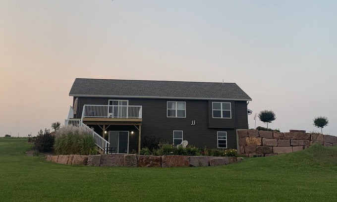 Stratford Casa | Skiers, travlers, or traveling workers welcome to stay for a day, week, or month
