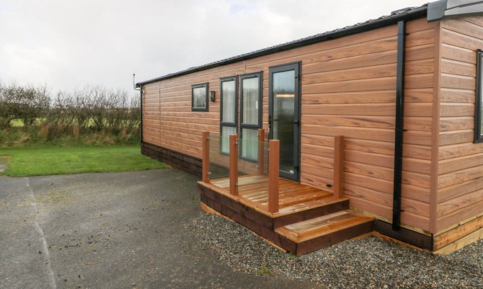 Hasguard Cross Cabaña | SKOMER LODGE, family friendly, with a garden in Broad Haven