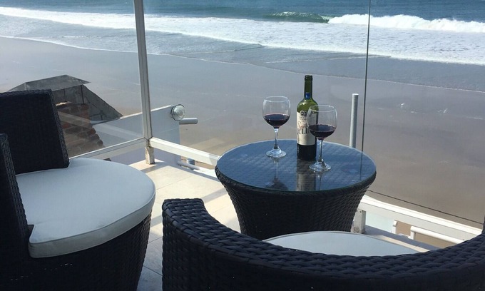 Montañita Condominio | ¡Sky Vista Suite está directamente en la playa de la ciudad!