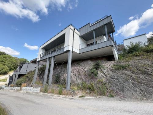 Seaton Casa | Skyfall