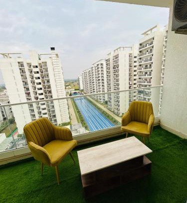 Gurugram Apartamento | Skyline 1bhk Central Park Flower valley The Room