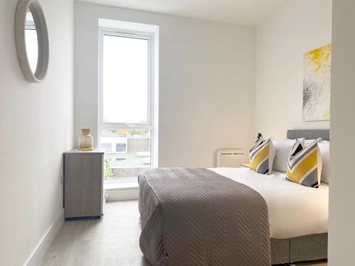 Fleet Casa | Skyline at Fleet Heights Apartment Six