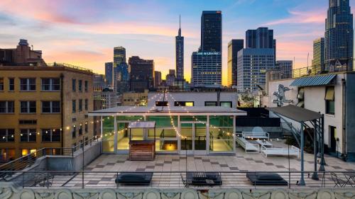 Historic Core Casa | Skyline Lofts by AvantStay: a multi-level industrial-chic retreat in DTLA with rooftop views soaring ceilings steps to dining music culture