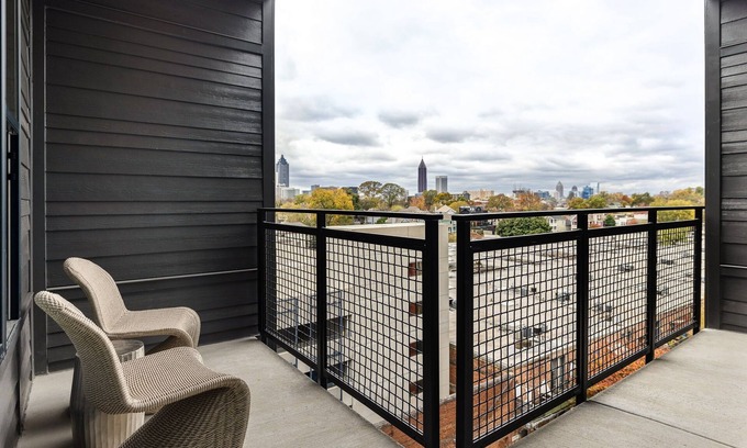 Cabbagetown Apartamento | Skyline Suite by Atlanta Luxury Rentals