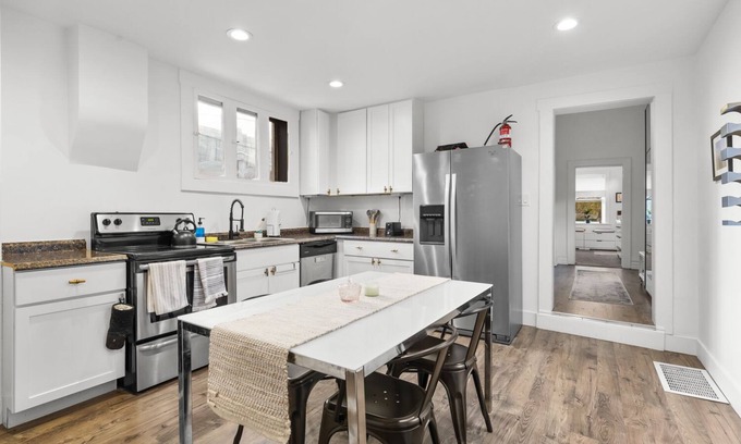 Capitol Hill Casa | SLC Downtown Home*2Bed*Free Parking*Google Fiber