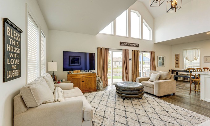 Syracuse Casa | Sleek Getaway on Lake Wawasee w/ Private Dock!