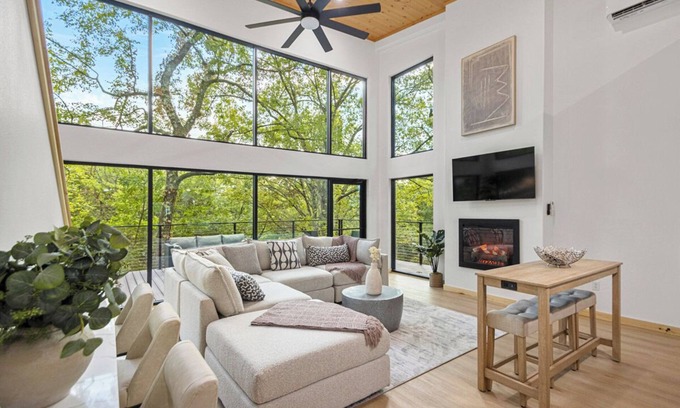 Saint Joe Cabina | Sleek Modern Cabin Near Buffalo River Adventures