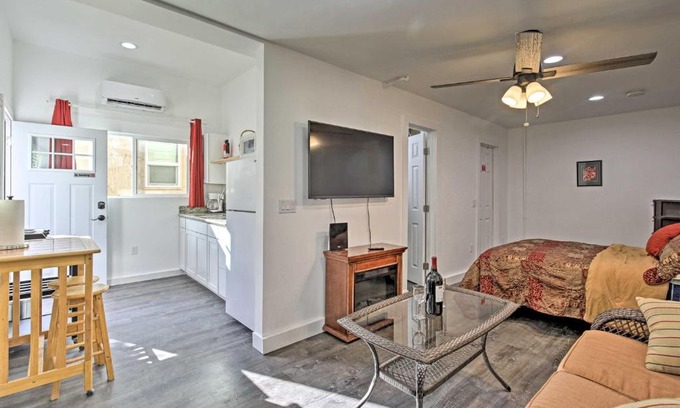 North Park Apartamento | Sleek Studio with Grill - 1 Miles to Balboa Park!