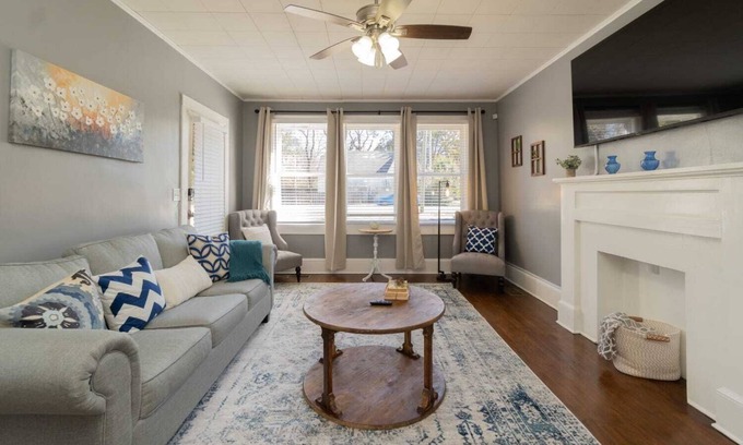 Montgomery Apartamento | Sleek & Stylish Apt w/ 2 King Rooms - 10 Mins to DT!