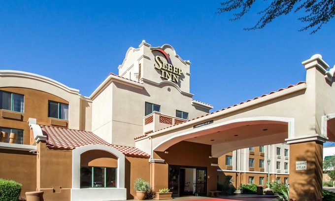 Paradise Valley Village Hotel | Sleep Inn at North Scottsdale Road