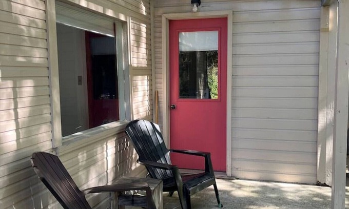 Honor Cabina | Sleeping Bear Riverside Cabins - Cabin #4