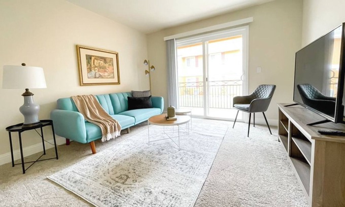 Oklahoma City Apartamento | Sleepover: Plush 1BD/1BA + Gym & Pool - OKC