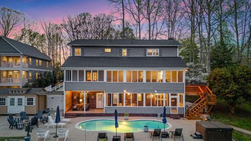 Sherrills Ford Casa | Sleeps 22 Lakefront w Private Dock Pool 2 Houses Lake Living by AvantStay