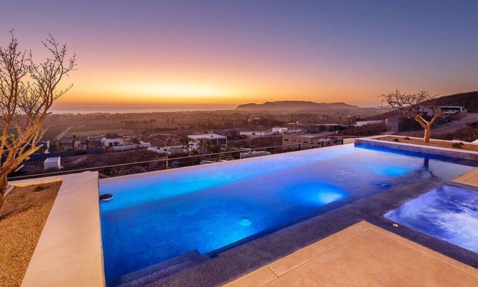 El Pescadero Villa | New Construction Lux Villa, Heated Salt Water Pool, Jacuzzi, Luxury Villa