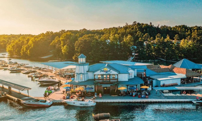 Buford Casa | Sleeps 8, Mall Of Georgia Area / Close to Lake Lanier