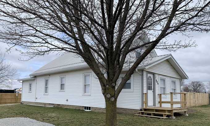 Columbia City Casa | Sleeps 8 People, 3 Bedroom 2 Bathroom House Columbia City