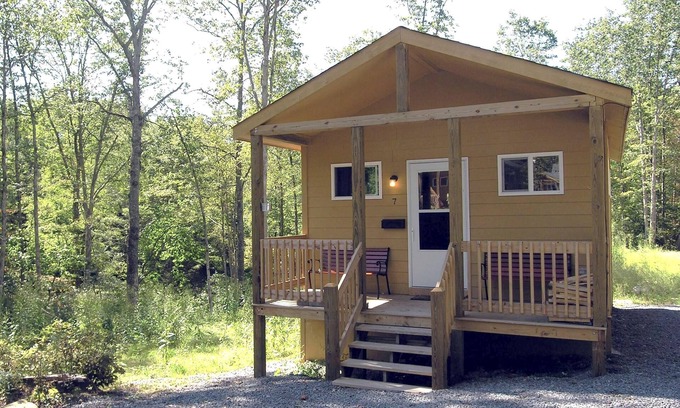 Fayetteville Hotel | Sleeps up to 4, kitchenette, full bathroom, air conditioned/heated, free WiFi