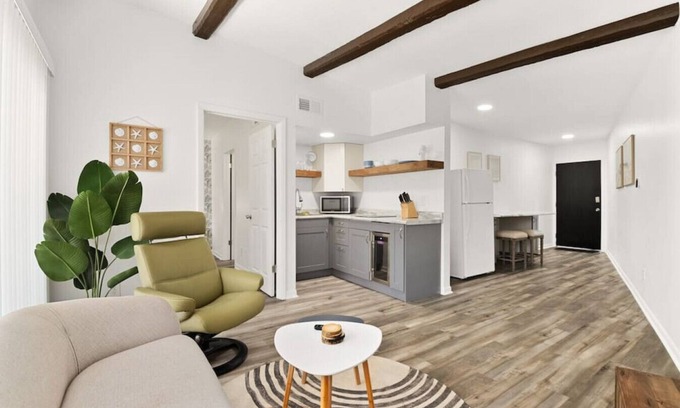 Orange Prairie Apartamento | Slice of the Good Life: Concord C5