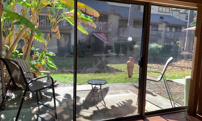 Walden on Lake Conroe Apartamento | Small But Pretty - Just Remodeled