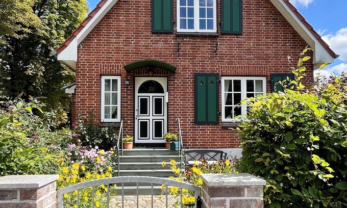 Eutin Apartamento | Small country house pearl by the castle park and lake, in dreamlike nature!