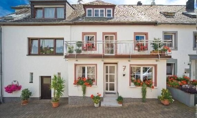 Niederemmel Casa | Pequeño, acogedor * * * Casa de vacaciones le invita a relajarse.