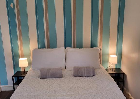 Easton Casa | Small house for small group