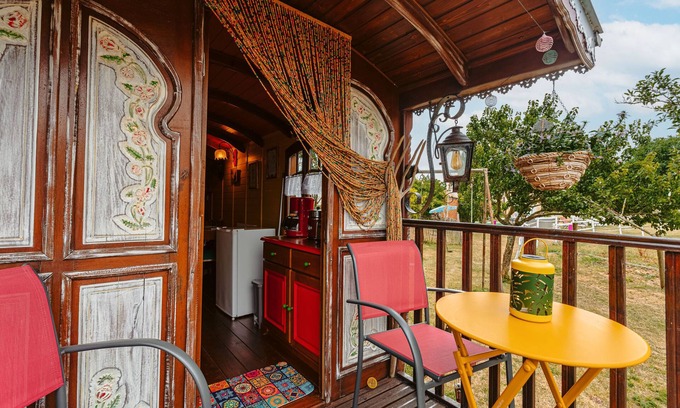 Landrais Casa | Pequeña casa 'Roulotte La Casetta Rita' con piscina compartida, terraza privada y jardín compartido