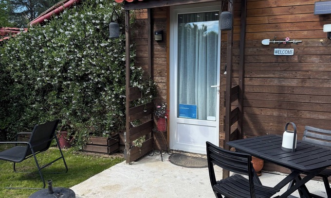 Saint-Agne Casa | Small, quiet house with swimming pool, close to Bergerac airport,
