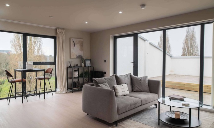 Bloxwich Apartamento | Smart 1 Bed Apartment in Birmingham w Roof Terrace