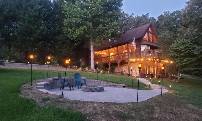 Murphy Casa | Smoky Mountain Cabin - HOT TUB - Fire Pit