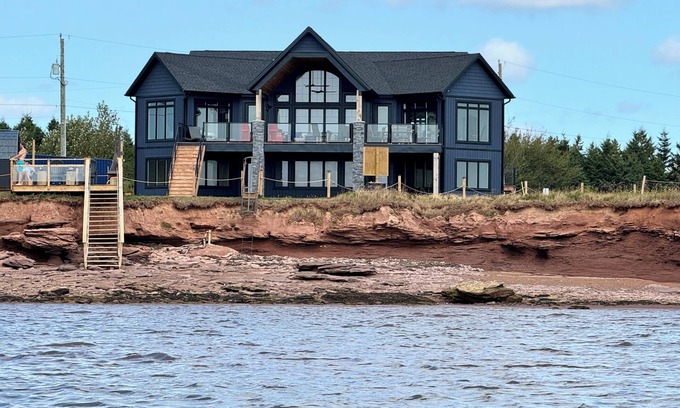 Union Corner Casa | Smugglers Beach Sea House Private Newly Built Executive Ocean Front Retreat