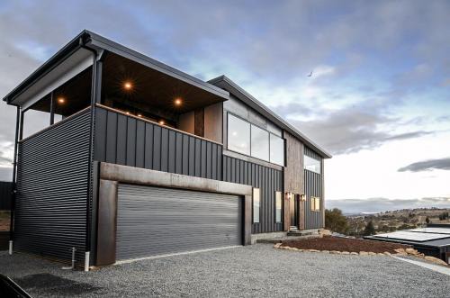 Jindabyne Casa | Snowbell - Mountain View, 4BR Modern Detached Home