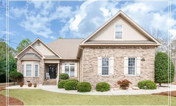 Langley Casa | SNOWBIRDS DELIGHT! 2 golf courses in Community - 18 & 9 hole. Escape the COLD