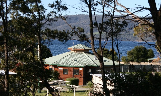 Snug Alquiler De RV | Snug Beach Cabin And Caravan Park