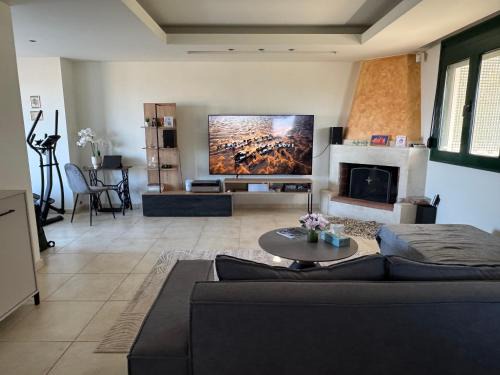 Rousa Limni Villa | Sofia Residence