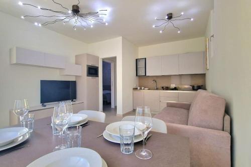 Cisano Apartamento | Soleil Apartment - Front Lake