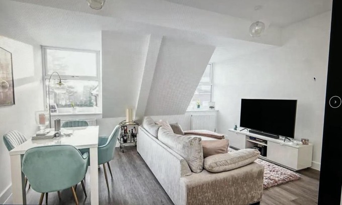 Solihull Apartamento | Solihull Town Centre Spacious Studio Apartment
