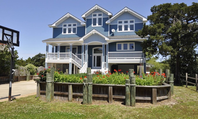Ocracoke Casa | Soledad: ¡Espléndido, amenidad llena! Relájese en la piscina, jacuzzi, teatro