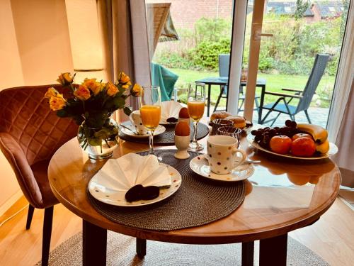 Schoenhagen Apartamento | SommerLund - macht Laune auf Meer - Ruhige und sonnige Ferienwohnung mit Terrasse und Garten nahe Strand und Ostsee