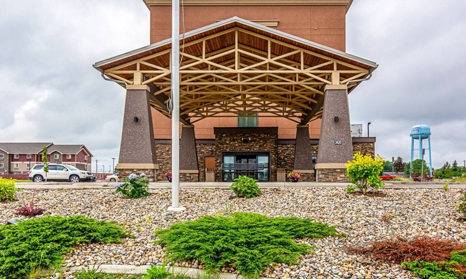 Minot Hotel | Sonesta Essential Minot