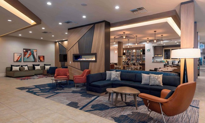 East Paris Hotel | Sonesta Hotel Grand Rapids Airport