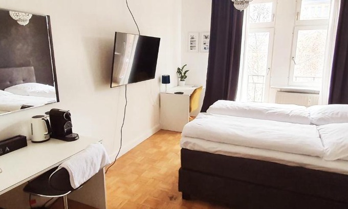Mannheim City Centre Casa | sonniges Zimmer mit Balkon im Herzen Mannheims