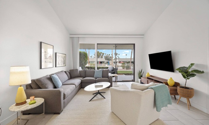 Sunrise Villas Condominio | Sonora Oasis - Renovated Luxe Ground Level Condo at Sunrise Villas