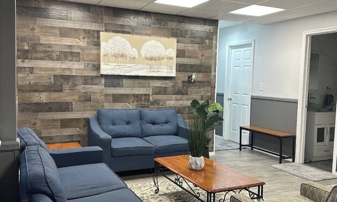Medford Apartamento | Soothing 3-bedroom apartment with AC in Farmingville