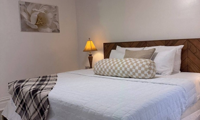 South Side Slopes Casa | Soothing entire 3-bedroom 2-fullbath house with AC in Pittsburgh